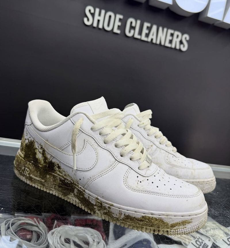 Dirty Air Force 1 before cleaning